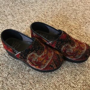 Dansko red embroidered clogs. Size 38.